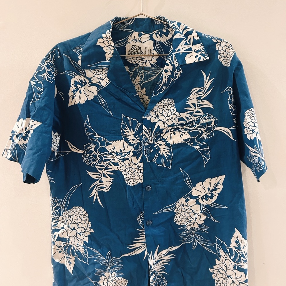 Hilo Hattie Teal-Blue Hawaiian Button-Down with White Floral Print